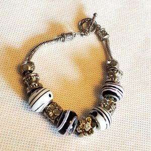 7.5" Silver Tone Charm Glass Bead Flower Bracelet